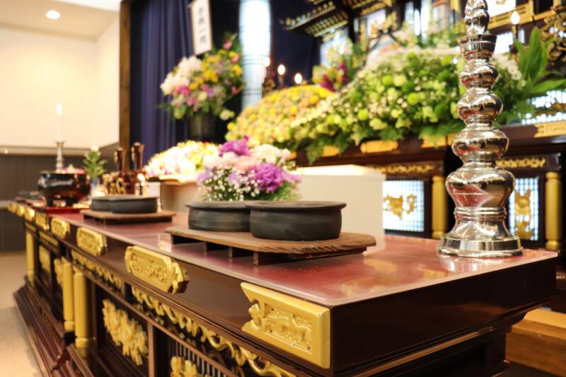 西日本の葬儀で行われる「止め焼香」とは｜方法と誰がするのか解説