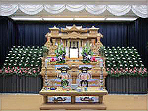 天礼社天礼会館　白木祭壇